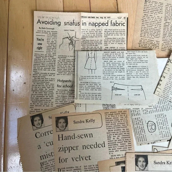 Vintage 70’s Newspaper Clippings Mixed Lot Sandra Kelly Sewing With Ads - Picture 5 of 5